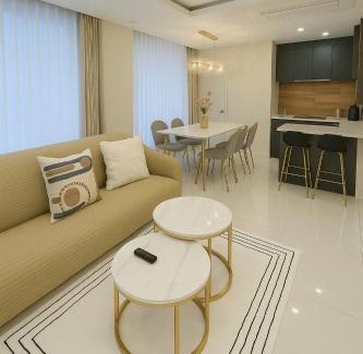 Seocho-dong Apartment | New highend residence near nambu bus terminal 방1 거실1 더블침대2개