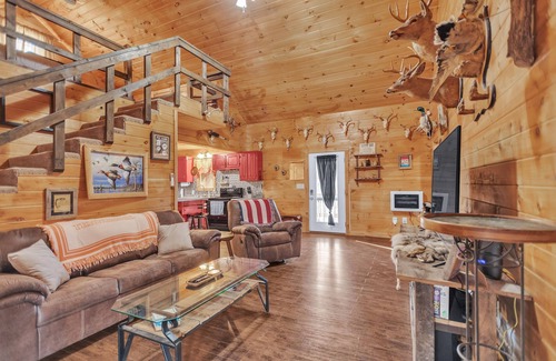 Elizabethton Cabin | NEW! Hillside Hideaway 2-Bedroom Cabin