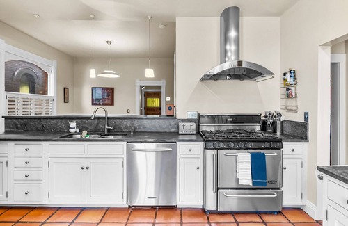 Baker House | New! Historic Baker Neighborhood - Sleeps 8 - Firepit/Yard