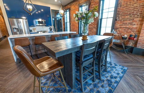 New Albany Apartment | New Historic Downtown Loft