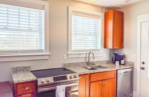Brevard House | NEW! Historic Downtown. Tannery House, 2bedr