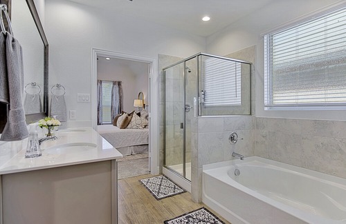 Argyle House | New home, Argyle TX, 4 Bd rooms, 5 bds, 3 Bathrooms, Office, Gameroom, Sleeps 11