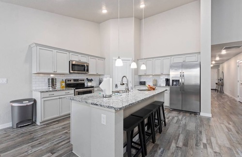Southwest Ada County Alliance House | *New Home*~ Big Game Room ~ 6 TVs ~ Great Location