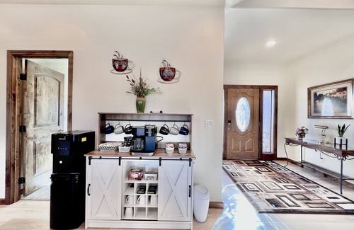 Darby House | New home, close to skiing, hunting, rodeos, hiking. Fenced yard, pet friendly.