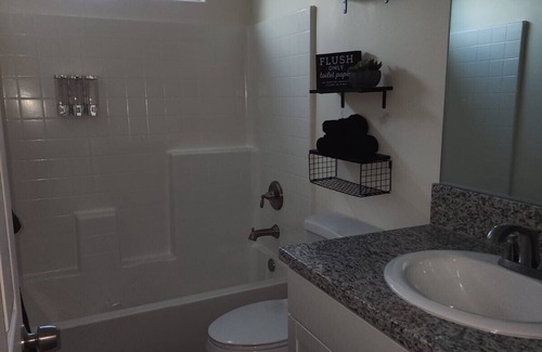 Delano House | NEW HOME IN CENTRAL DELANO. COZY, QUIET, PEACEFUL