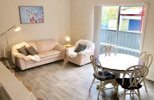 Old Reynella House | New home in Historic Old Reynella! Located between city, wineries and beaches!