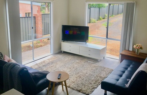 Old Reynella House | New home in Historic Old Reynella! Located between city, wineries and beaches!