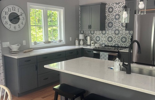 West Bridgton House | New home in the lakes region. 1/mile to Pleasant Moutain