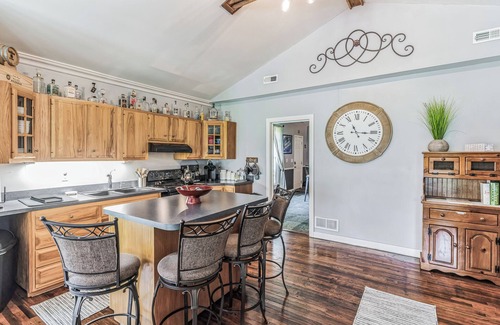 New Hope House | New Hope Bourbon Stop- historic home, peaceful spot in heart of Bourbon country