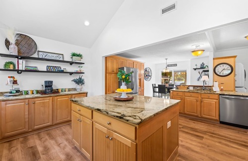 Mooresville House | NEW! Hot Tub, Amazing Sunsets, Sleeps 10, 4bd 4ba!