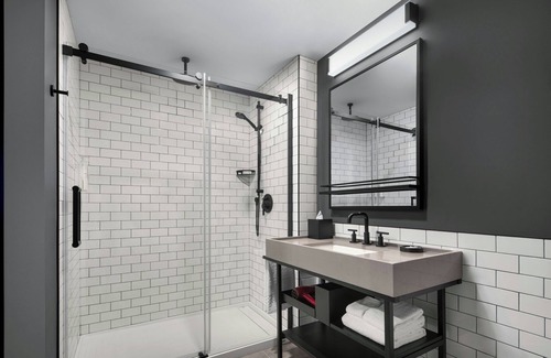 Montreal Hotel | New Hotel Moxy Montreal Downtown