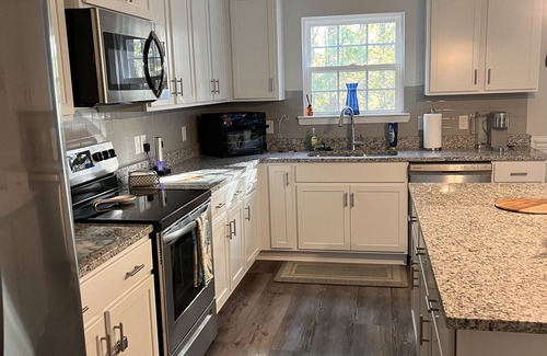 Savannah House | New House 20 Minutes to Downtown Savannah close to Tybee Island and Hilton Head