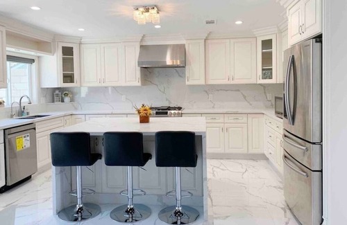 Midway City House | NEW HOUSE 4BE/2BA, cute POOL/SPA with slide NEAR BEACH, DISNEYLAND FOR 12!