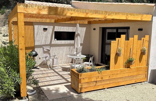 La Bastidonne House | New house in a green setting (Luberon)