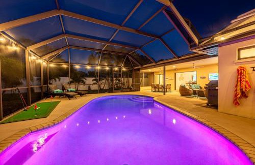 Bradenton House | NEW! House of Palms! Private Pool Home! Short Drive to AMI