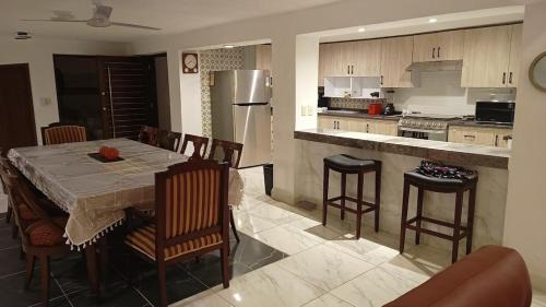 Atlatlahucan House | New house with pool, excellent, 3 bedrooms