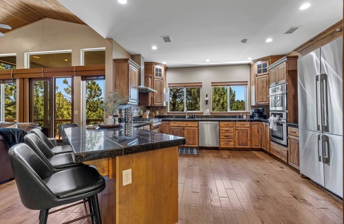 Flagstaff Cabin | New | Immaculate Cabin | Gym | HotTub | Golf View