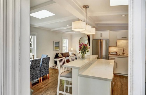 Mill Valley Cottage | New in 2023 - Luxury Cottage Near Downtown Mill Valley with Private Courtyard