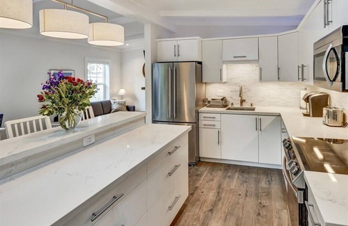 Mill Valley Cottage | New in 2023 - Luxury Cottage Near Downtown Mill Valley with Private Courtyard