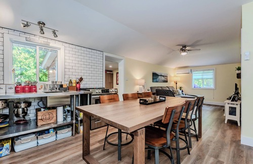 South Bruce Peninsula Cabin | NEW in Sauble: Cammidge Place Retreat