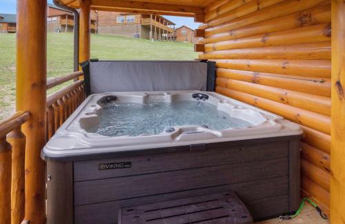 Pigeon Forge Villa | New! Indoor Pool/PS 5/Hot tub/Parkway