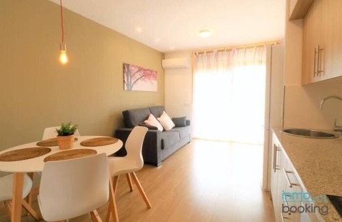 Vilafortuny Apartment | New international Loft, air-conditioned with pool and beach.