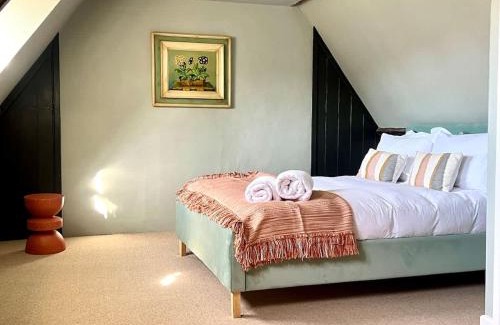 Frome Apartment | NEW Iron Gates - Central Frome