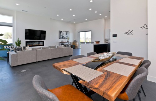 B-Bar-H Ranch House | NEW-Jacuzzi Heat Included-Skye Ranch