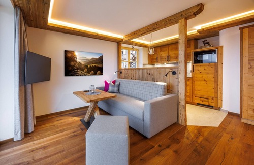 Ruhpolding Apartment | NEW - Kienberg 50 sqm, balcony or terrace, kitchen, 1 bedroom, 1 bed-sitting room, WLAN