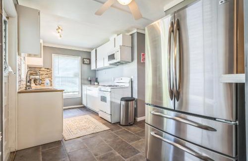 North San Antonio - SAT House | New King Bed 15 Mins from University Health