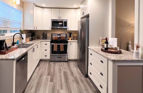Norcross House | NEW! King Bed, Fire Place, Near ATL W/Patio