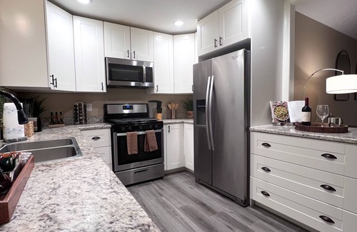 Norcross House | NEW! King Bed, Fire Place, Near ATL W/Patio