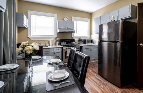 Upper South Providence Apartment | NEW! KING Bed |Renovated| 1st Floor + Minutes to Downtown