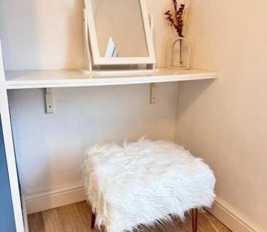 Newark Apartment | New King-size bed en-suit, luxury refurbished home