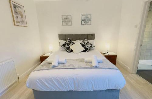 Newark Apartment | New King-size bed en-suit, luxury refurbished home