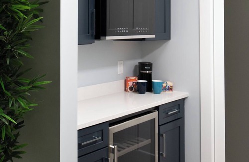 Douglas Apartment | New King Suite: In a beautiful location, with a beautiful design!