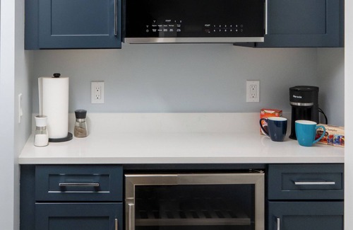 Douglas Apartment | New King Suite: In a beautiful location, with a beautiful design!