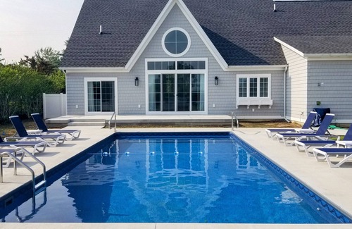 Douglas Apartment | New King Suite: In a beautiful location, with a beautiful design!