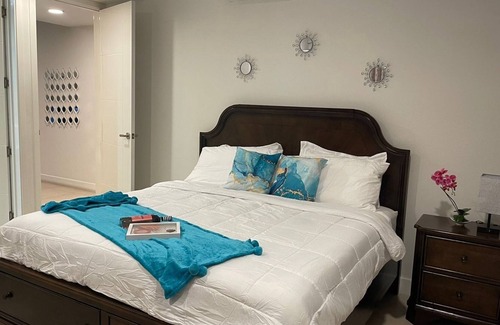Beverly Hills Apartment | New Kingston Luxury Gated Parkhurst 2 Bdrm Rooftop Pool, 24/7 Security, Central