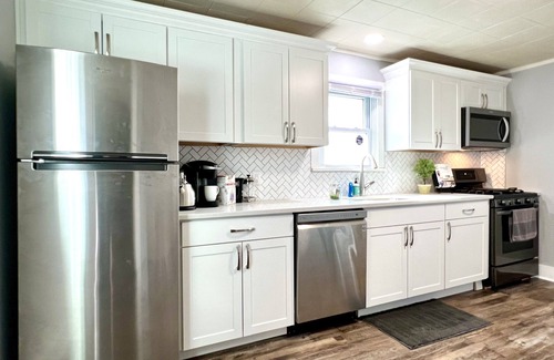 Englewood House | NEW Kitchen - The Uptown Collective