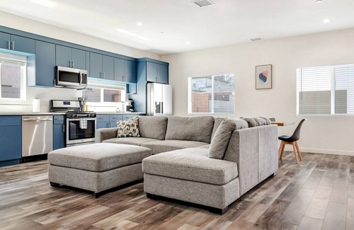 Montebello House | New LA home Montebello City Park with free parking