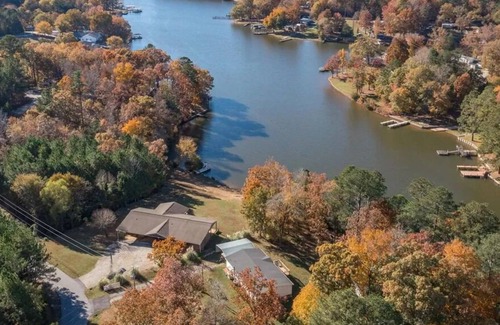 Cross Hill House | NEW Lake Greenwood Waterfront Rental