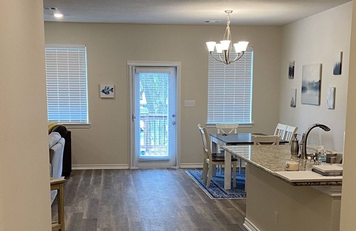 West Livingston House | New! Lake House on Marina Waterfront. Big Deck & Fenced Yard. Lake Livingston.
