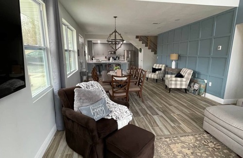Eatonton House | New! Lake House Retreat with Private Dock, Kayaks & Firepit