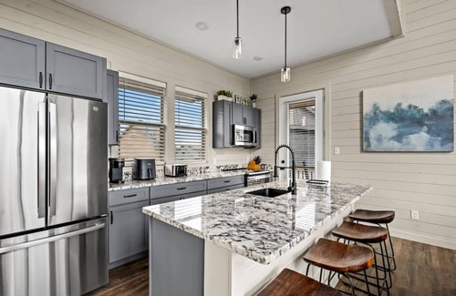 Sevierville Apartment | NEW Lake View Indoor Pool Sleeps 14 Hot Tub