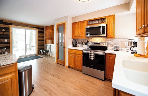 Bone Lake House | NEW - Lakefront house with jacuzzi