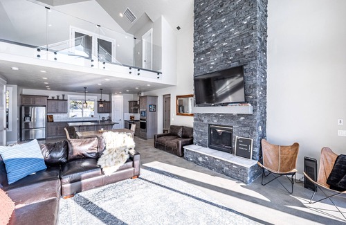 Tamarack Resort Ski Chalet | New Lakefront Modern Chalet With Panoramic Views