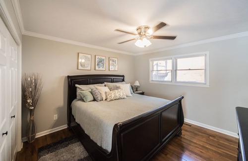 Benton House | NEW!! Lakefront views! Happy Hideaway