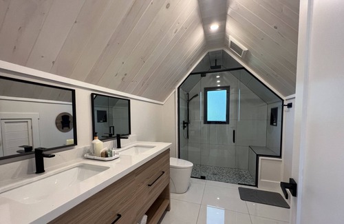 Dysart et al Ski Chalet | New Lakeside Chalet with Sauna