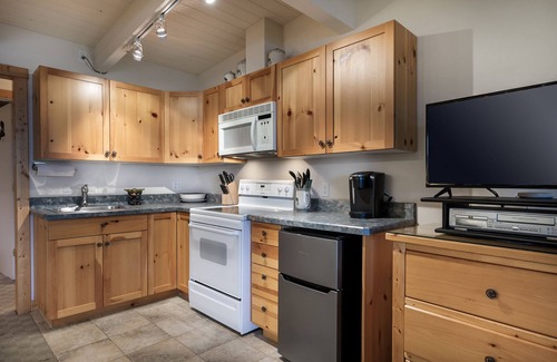 Polson Condo | New! Lakeside Studio near Glacier!